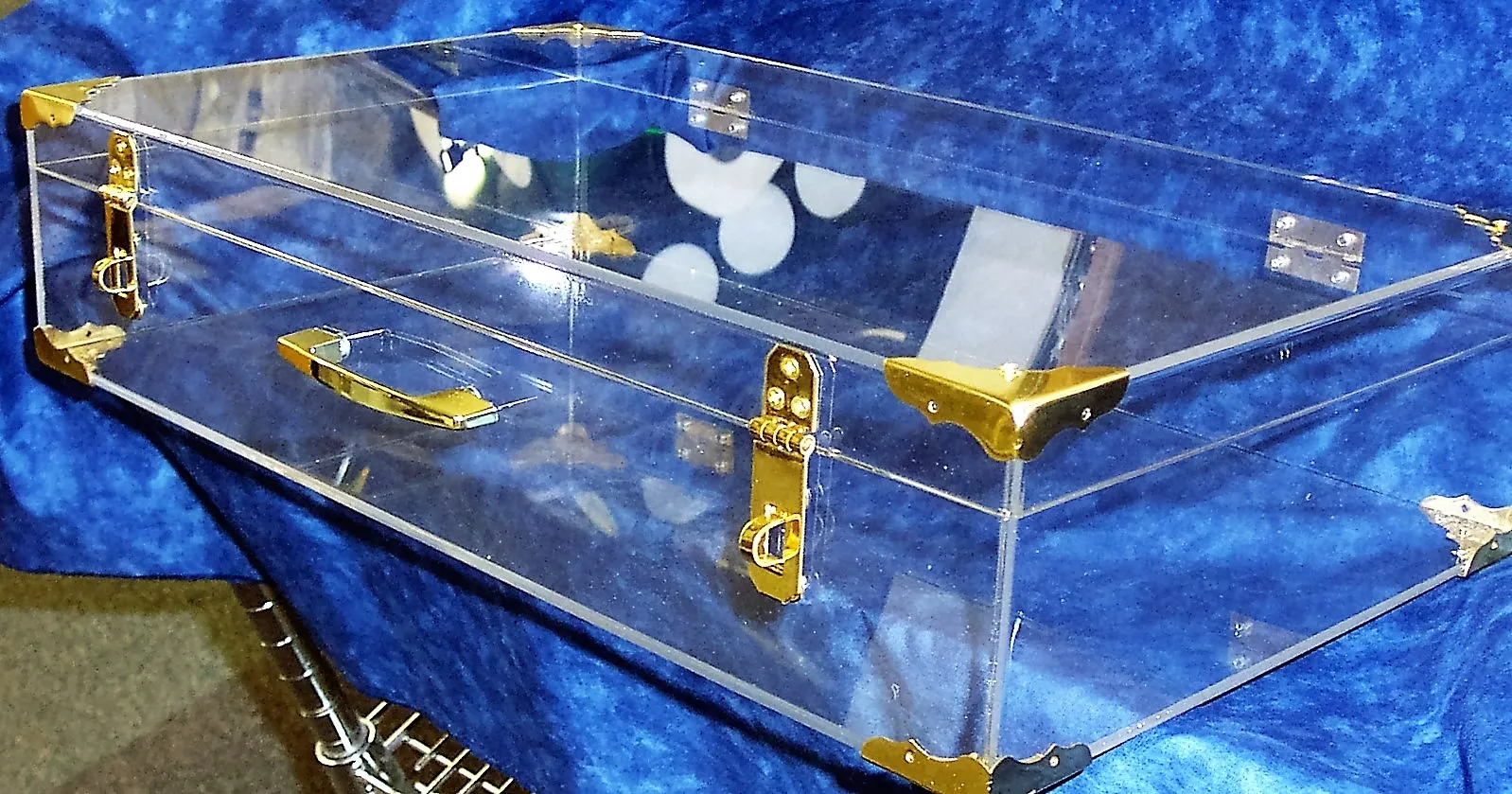 Art Prize Money Briefcase plastic product prototype